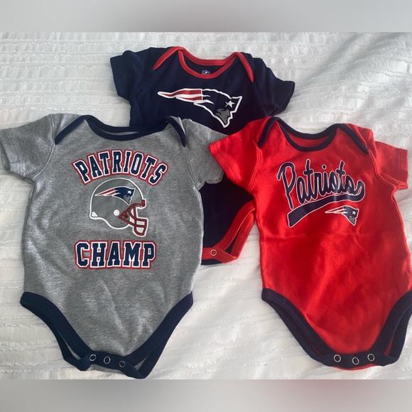 3pk patriots onesies sz 12M - Picture 1 of 5